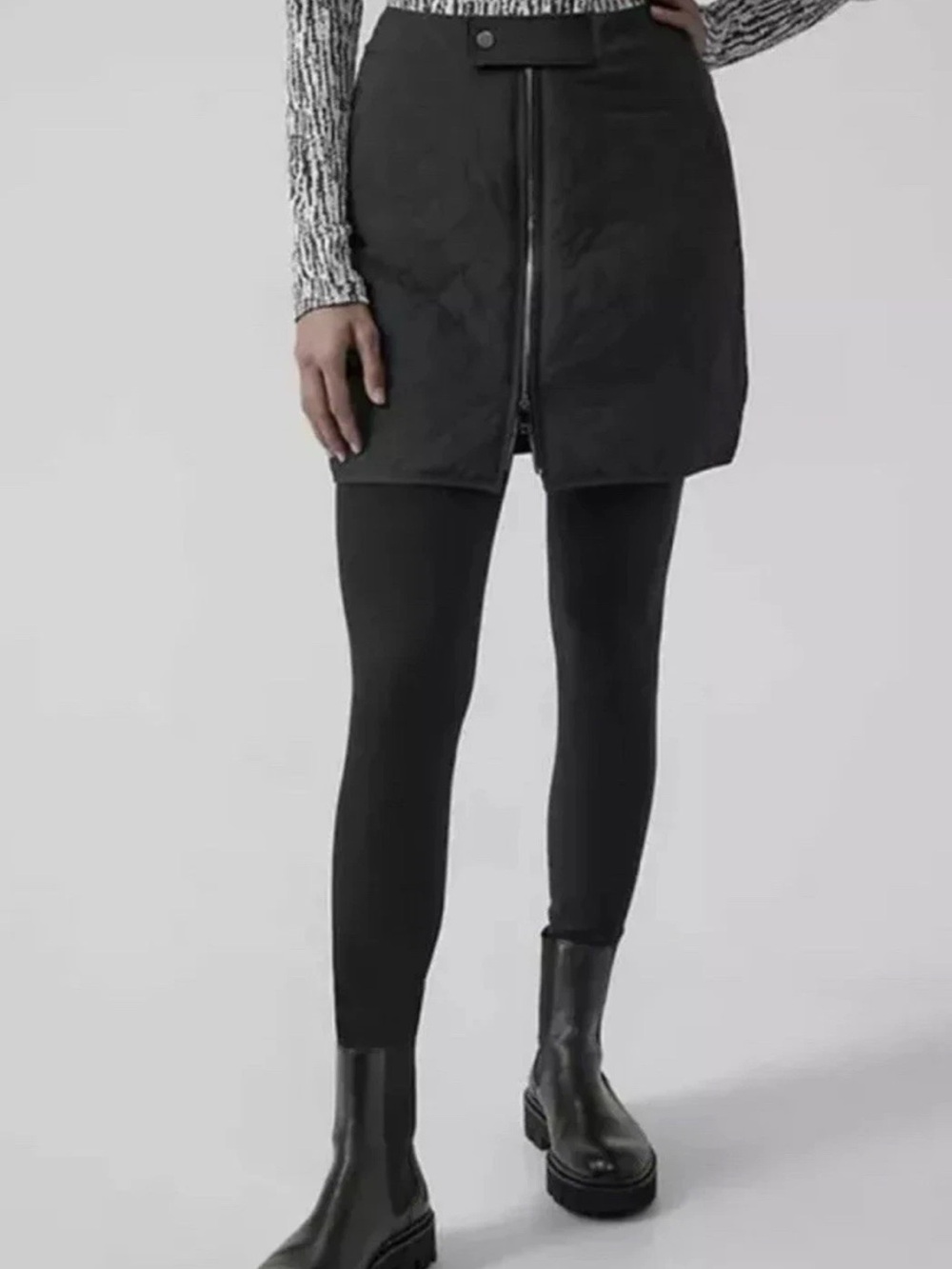 Athleta 10 NWT Black Quilted Mini Skirt